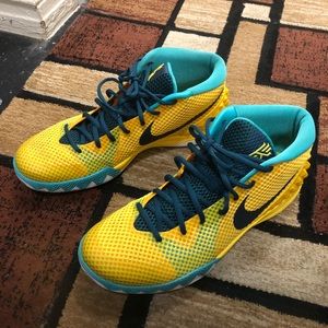 NIKE KYRIE 1 Letterman Mens size 12